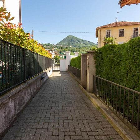 Cozy Apartment Mati Lago Maggiore Вербания Екстериор снимка