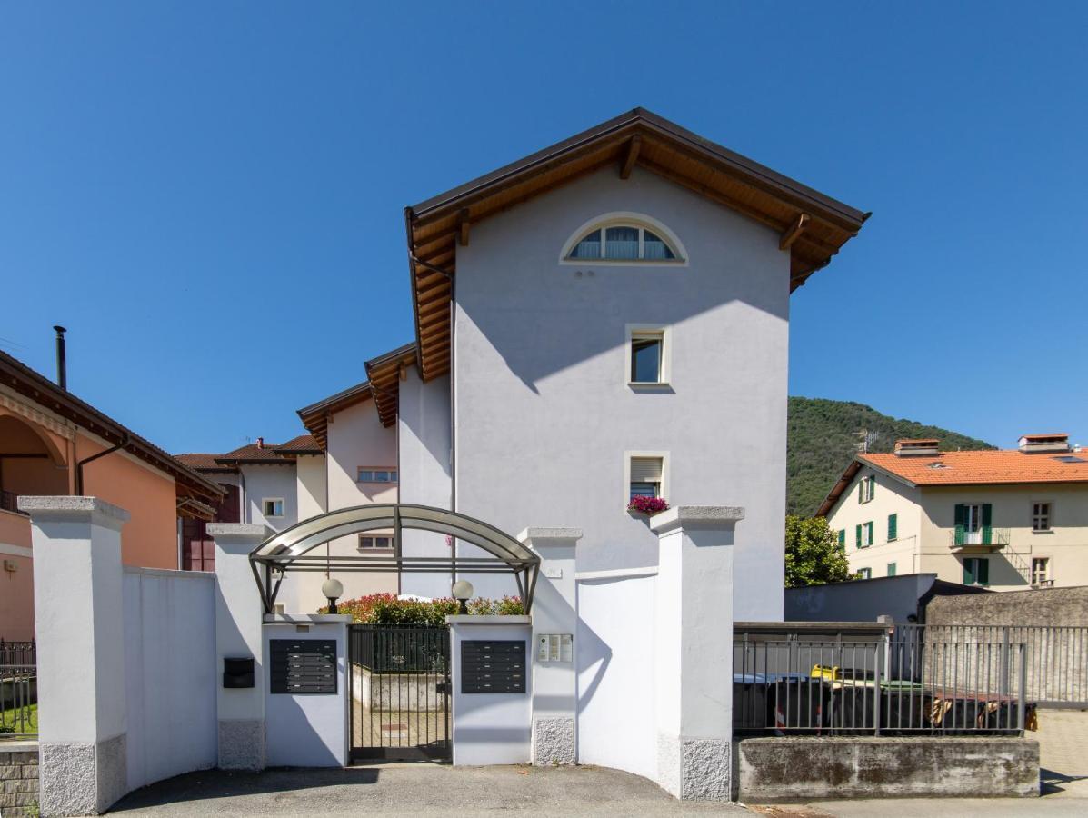 Cozy Apartment Mati Lago Maggiore Вербания Екстериор снимка